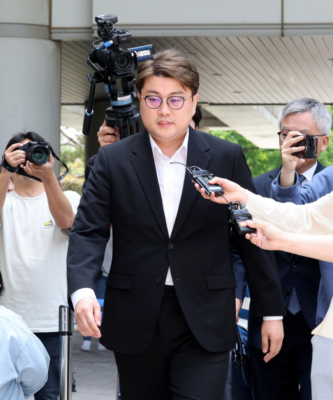 Did Kim Ho-joong, a drunk hit-and-run, fall short of 100 letters of apology...I miss the letter from prison so much
