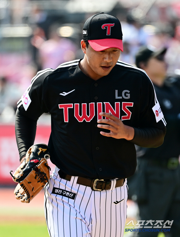 He went all-in to the bullpen and walked 15 in two days. Will LG's process of rebuilding the strongest bullpen be okay as it is 