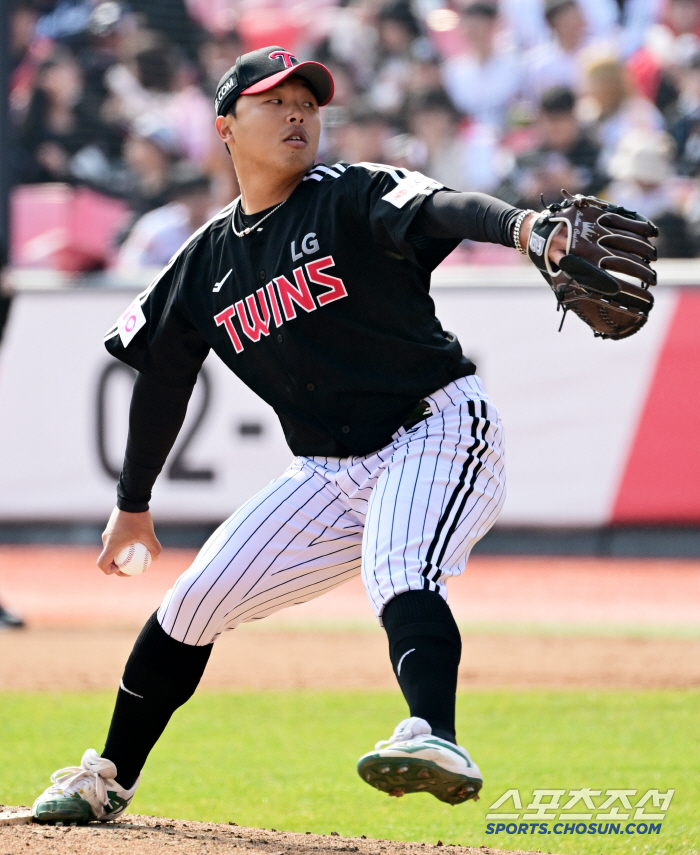 He went all-in to the bullpen and walked 15 in two days. Will LG's process of rebuilding the strongest bullpen be okay as it is 