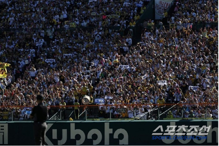 Is it a real exhibition game with 41,839 spectators? The baseball craze that shook Koshien Stadium, Hanshin was hit by Tanaka with cheers and applause 