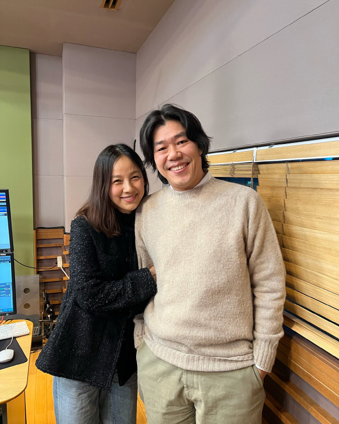 Lee Sang-soon ♥ Lee Hyo-ri confesses to Anton Yoon-sang..Text the radio often (perfect day)