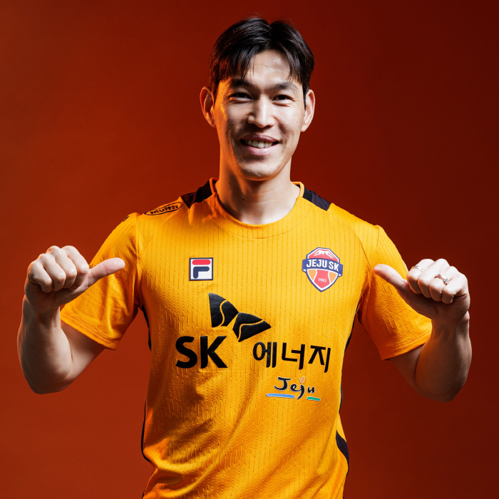  MF Lee Chang-min aims to break the record for most appearances by returning team to SK in Jeju by lifting the call-up