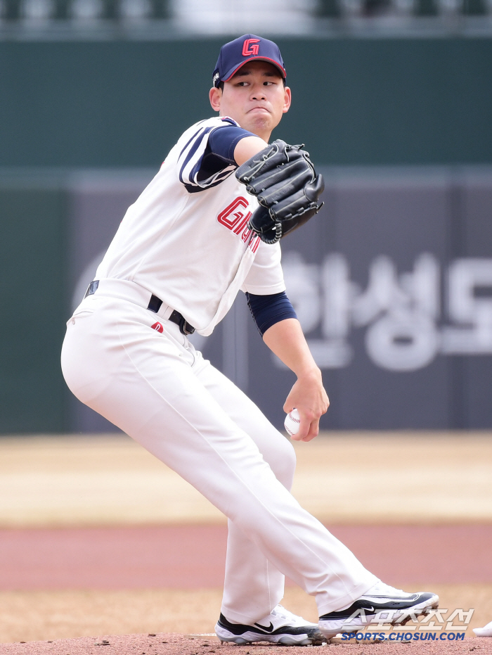 S ratio of 71%. Kim Jin-wook's turnaround. Against LG, one hit and no run for 5K in four innings. Taiwan → Japan → Busan 9 scoreless innings. It's a good thing I didn't go to Sangmu