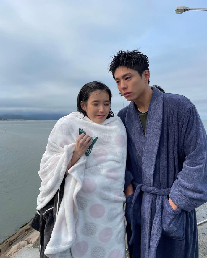  Aesoon ♥ Where are you going..IU and Park Bo-gum are kind on set