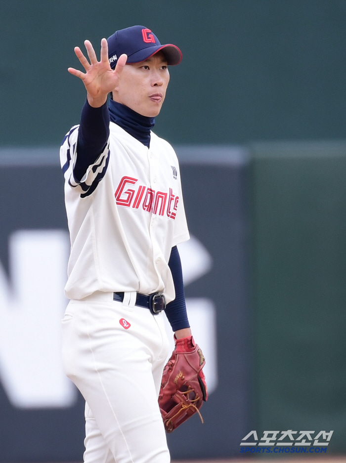 The difference between the weak team and the strong team The bitter reflection of the head coach → The nightmare of the second-place team's mistakes re-enacted in the trial game...You have to be different to go to fall baseball. 