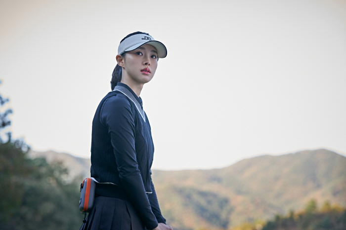 Director Eun-kyo unearthed it and the Jungwoo Ha recognized it.Newcomer Kang Se-rim announces stellar performance (Robbie)