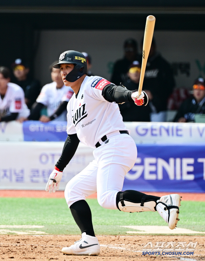 I can't believe I'm a backup.. Hwang Jae-gyun's angry cannon, 110m home run gun, bang! a show of force