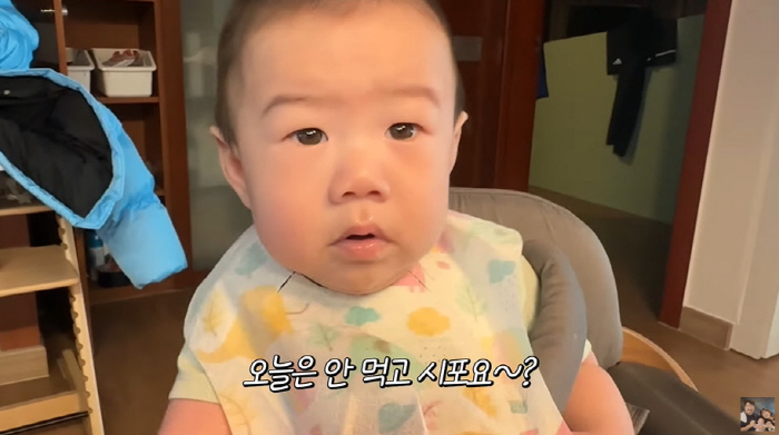 Kang Jae-joon ♥ Lee Eun-hyung, you don't have to spit out your mom's baby food without turning it over. (Kiyu TV)