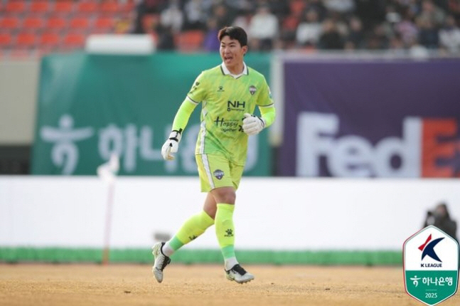 New GK Kim Dong-heon, chosen by Hong Myung-bo, the goalkeeper team in their 30s, emphasizing generational change