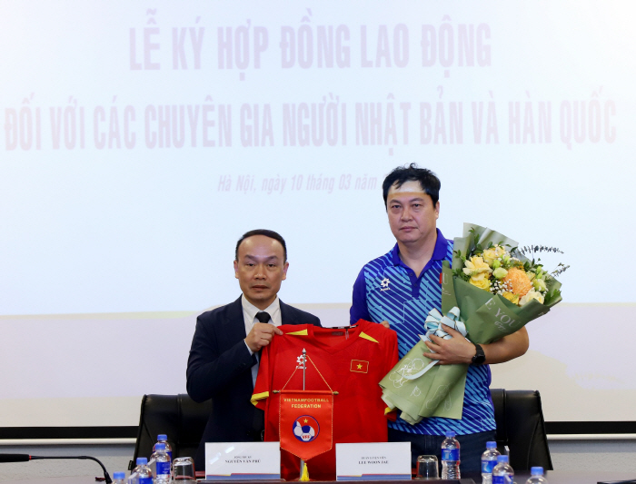  Spider-son Lee Woon-jae Hebal Shoot Coach Jung-soo joins the Vietnamese Meal Horse Division to aim for the 2027 Cup