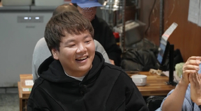 Did I change the sign for Junhyun's plan..From the appearance of Kim Jun-hyun, a big picture of a steamed bun party with the production team (Jeon Hyun-moo's plan 2)