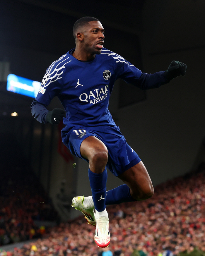 Lee Kang-in is crazy about advancing to the quarterfinals! PSG caught the EPL king after the penalty shootout...I'm going to shoot the UCL championship