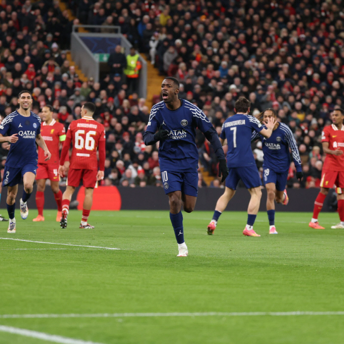 Lee Kang-in is crazy about advancing to the quarterfinals! PSG caught the EPL king after the penalty shootout...I'm going to shoot the UCL championship