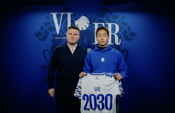  Fullback European fans! Lee Kyung-hyun, born in 2007, signed a contract with Denmark's prestigious Copenhagen by 2030...The work of Agent Yang Minhyuk