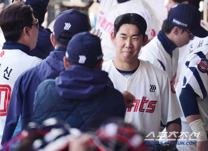 Park Se-hyun, not Lotte's Park Se-woong, became a 19-year-old rookie (Busan site) who became a surprise winning pitcher for his professional debut