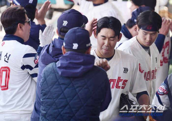 Park Se-hyun, not Lotte's Park Se-woong, became a 19-year-old rookie (Busan site) who became a surprise winning pitcher for his professional debut