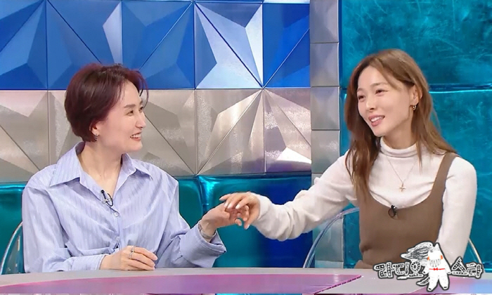 Permission to make physical contact with the Sun...Wonder Girls  Big Bang Bang Bang Girl 12 years ago. (RAS)