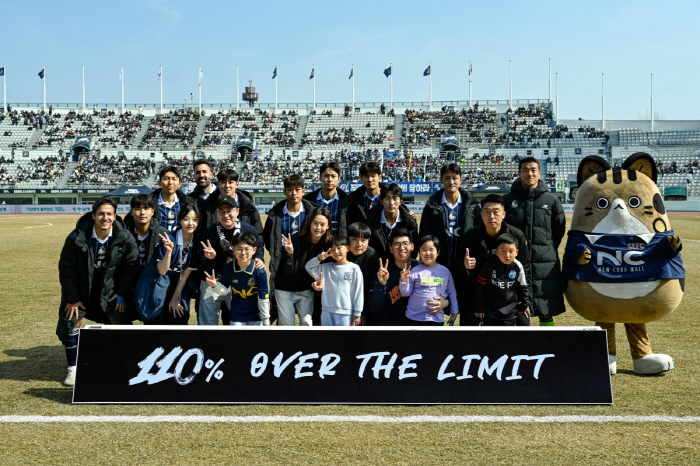 The stadium, the electronic display, the content! Seoul E-Land caught both performance and fan service in three consecutive home games