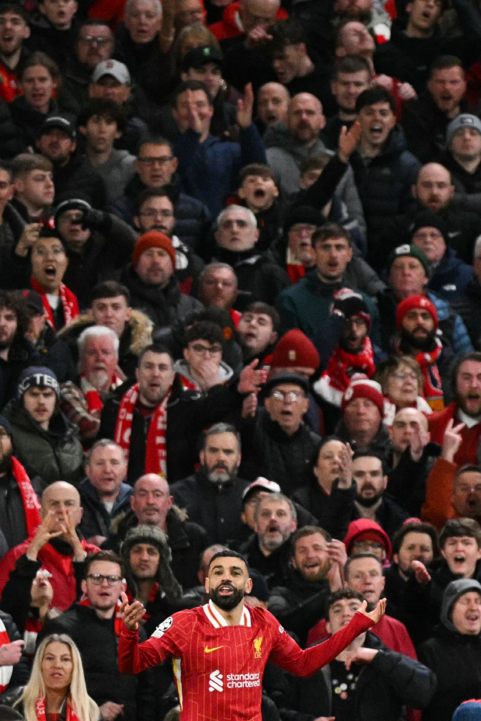 Salah cried in Anfield, where His Majesty's Messi rang...Lee Kang-in's replacement match was defeated by PSG in shock → eliminated from the round of 16