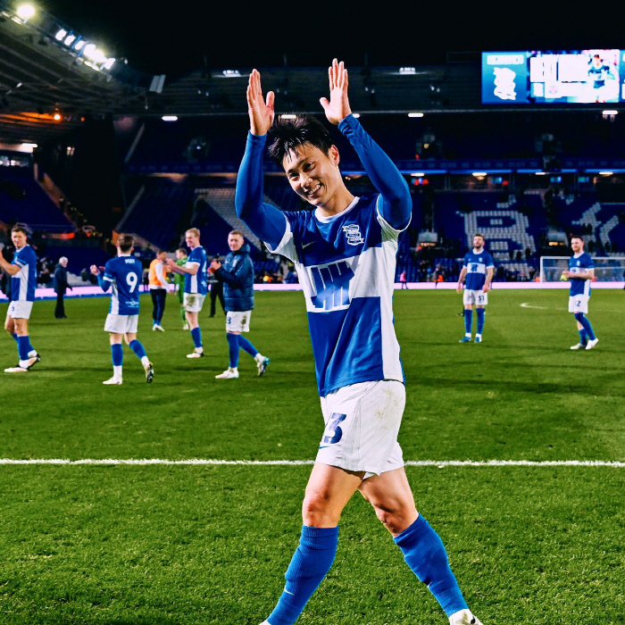 The world's happiest man right now, crybaby Baek Seung-ho's one-step retreat strategy was right...First goal of the season → On the verge of promotion to the championship