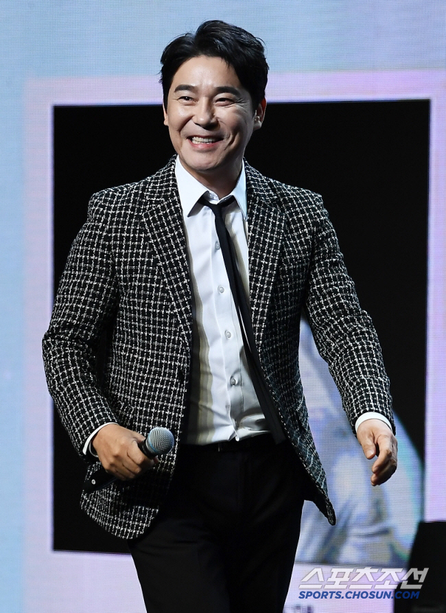 Lim Chang-jung Faces Accusations Over Unpaid 1 Billion Won Performance Guarantee