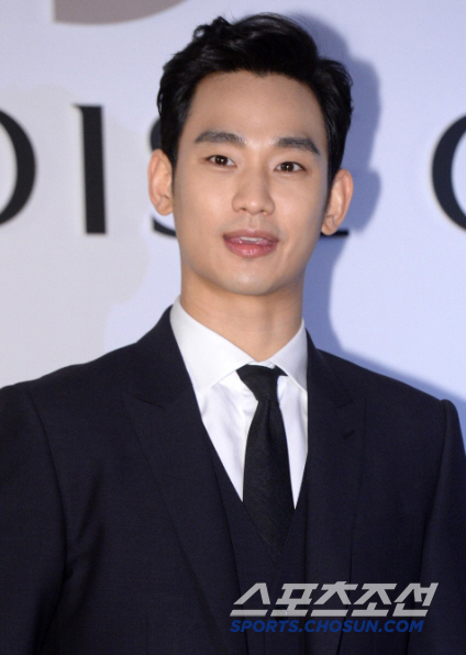 Kim Soo-hyun Faces Advertising Fallout Amid Dating Rumors