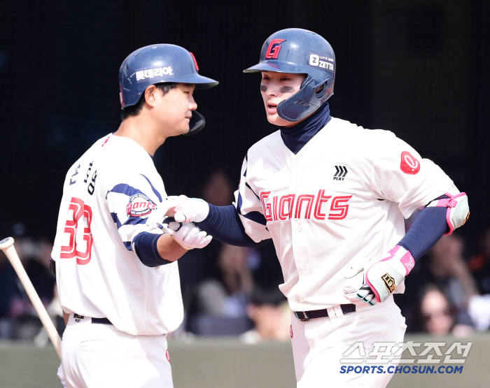 Hwang Young-mook X Ha Joo-seok ML-class defense, Hanwha saved! Ryu Hyun-jin will start → Three home runs in the middle of the day...a 3 to 3 draw 