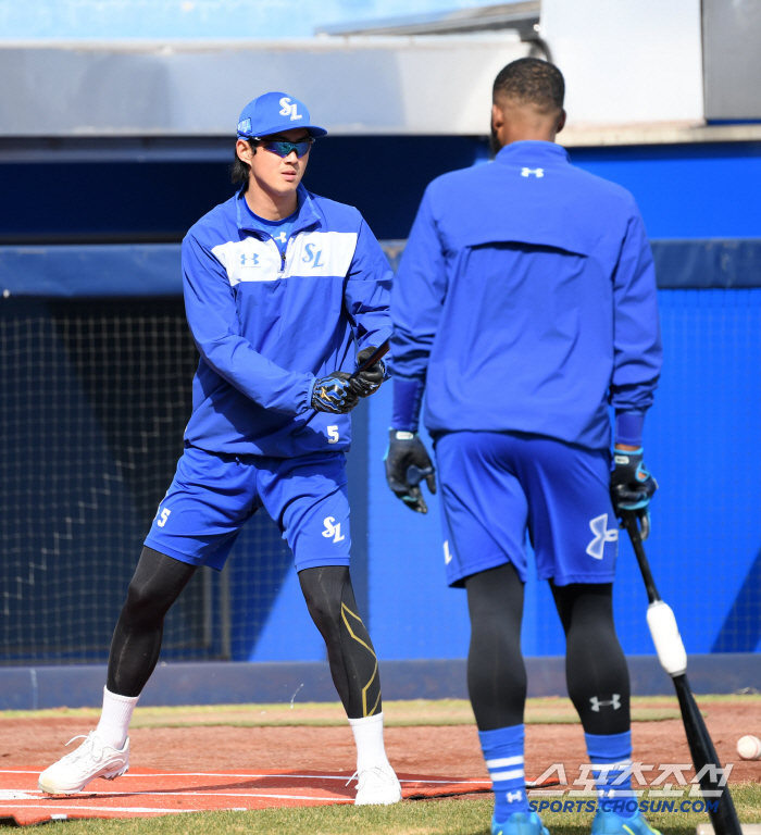 Is it okay to be this warm? Koo Ja-wook, Park Byung-ho, Diaz, Kang Min-ho, Kim Heon-gon, warm Lions training site 