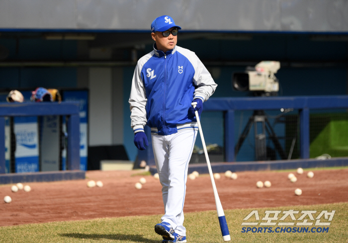 Is it okay to be this warm? Koo Ja-wook, Park Byung-ho, Diaz, Kang Min-ho, Kim Heon-gon, warm Lions training site 