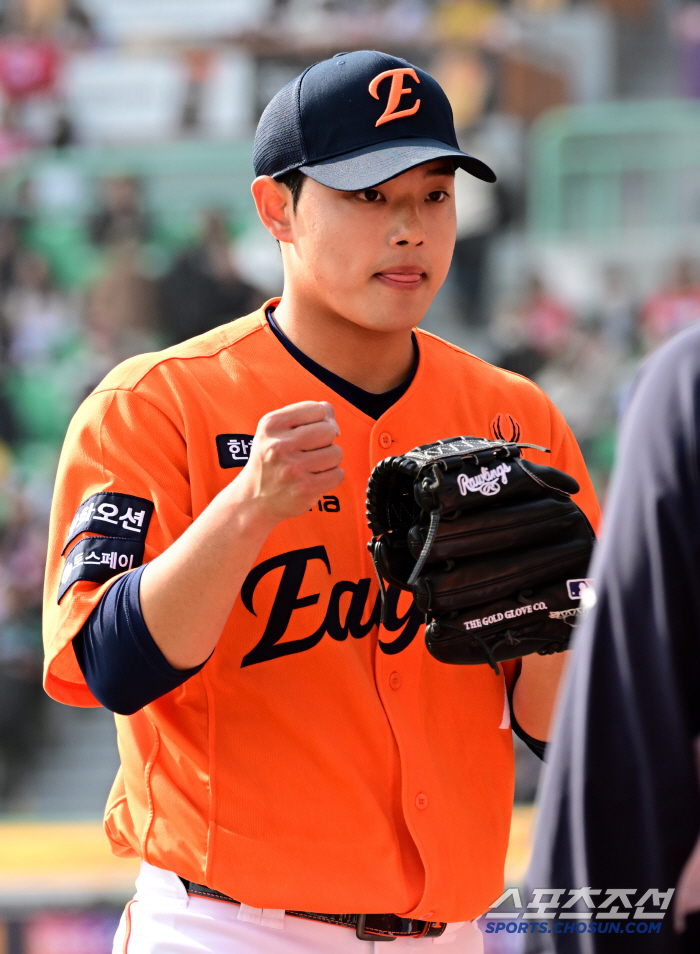 Moon Dong-ju 159km! I told you not to look forward to it... High-speed young guns thinking too → Consideration of the oldest head coach at 67 years old 
