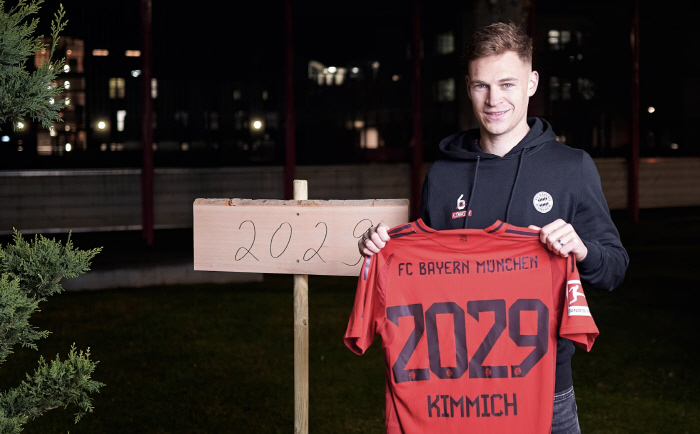  Kim Min-jae quickly avoided a big smile → Lee Gang! Wolkle midfielder confirmed for life in Munich!Renewal of contract by 2029 → Best environment here