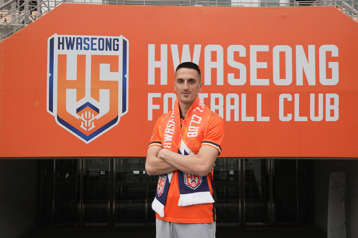  Director Cha Du-ri's Hwaseong FC recruited DF Boinovic from Bosnian national university!