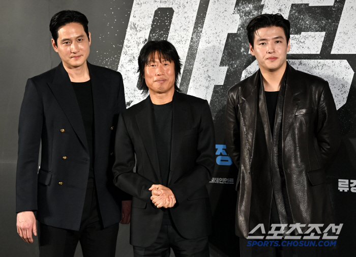  Kang Ha-neul, Yoo Hae-jin, 3 opposition men