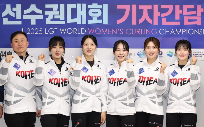 Top Tower! Women's Curling World Championships at Gyeonggi-do Provincial Government Home, I Want to Win Gold