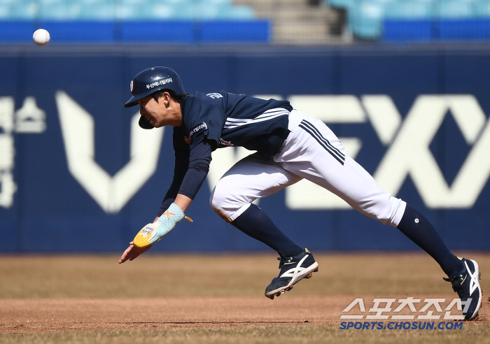  Gone from the lineup of super-sized trade heroes! Except two hours before the playball. Kim In-tae as a starter