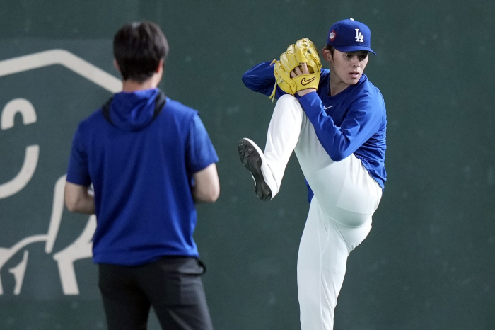 Dodgers for Japan, Otaniyama Moto Sasaki Finally Reunited at Tokyo Dome Media for No. 1 in the Mound Rankings