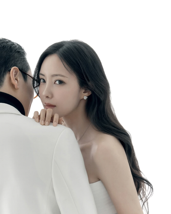 Hyomin, the bride in April, ♥ the bride-to-be  the handsome guy, but in my eyes, he's the cool guy