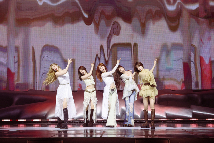  A new challenge...Le Seraphim's first love song is also hot (Roundup)