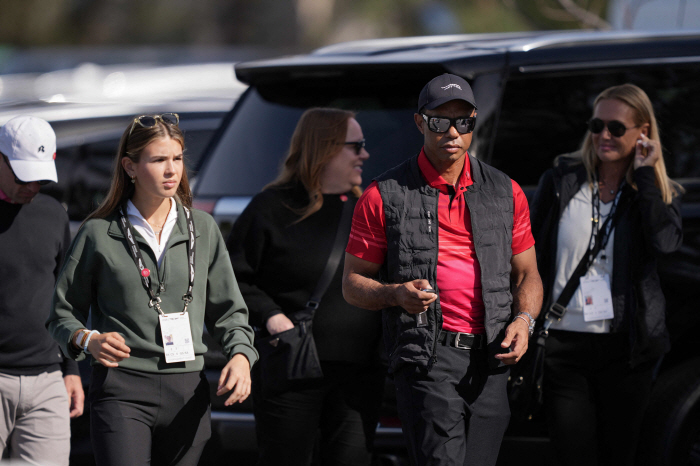 Tiger Woods is rumored to be dating Trump's ex-daughter-in-law...Children of high school alumni participate in junior golf tournaments together