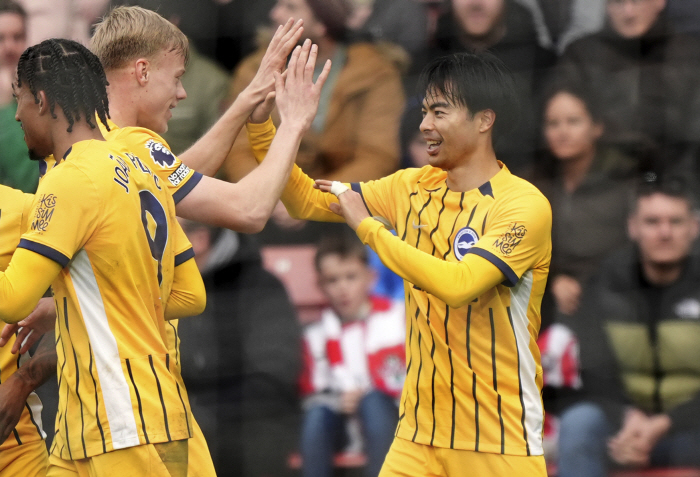 Crazy Son Heung-min worth £46 million...Jung Jo-joon of Liverpool → EPL's goal of the month double celebration