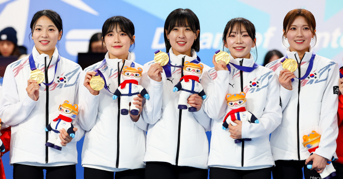 Curling top 5G's challenge to get tickets to Milan! The World 女 Curling Championships will open in Uijeongbu on the 15th.Minister Yoo In-chon X Chairman Yoo Seung-min, supporting the Korea-Japan match