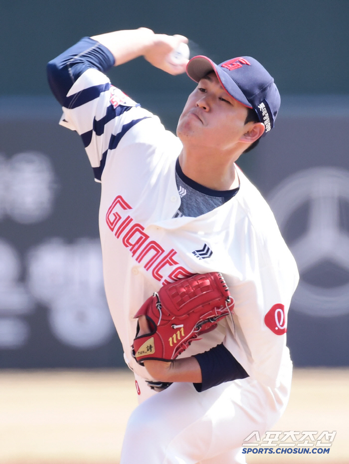 Even if he doesn't lose three innings, the fifth starter doesn't change, but he became the No. 1 player in the coach's mind. 