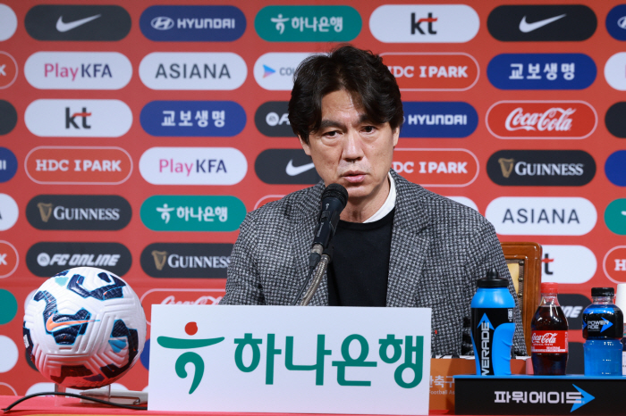 Hong Myung-bo, who is dedicated to recovering treatment during the A-match period, eventually canceled Kim Min-jae's call-up 