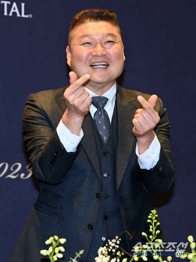 Kang Ho-dong’s 2 Billion Won Donation Draws Attention