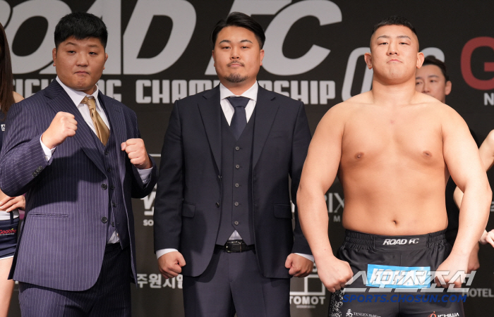 Kwon A-sol's surprise match in a suit, the best scene of all time. Instead of Kim Tae-in, a heavyweight match was made with a Japanese player. Yang Ji-yong will face Nandin Erdene instead of Park Si-won (Road FC site)