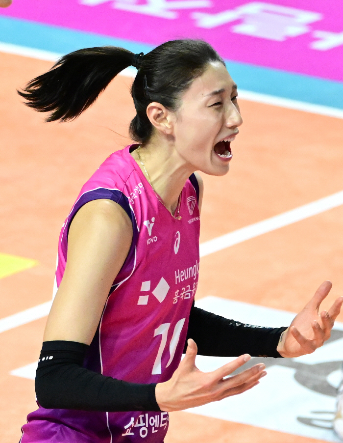 The last home game? We still have the championship game left…Kim Yeon-koung's best home memories → She even prevented the momentum of winning seven games in a row 