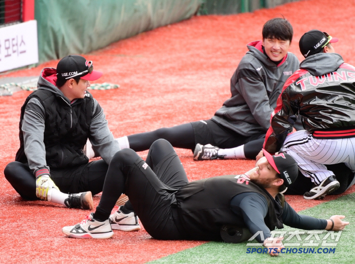 LG Twins' training before today (15th) 