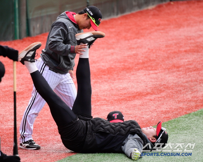 LG Twins' training before today (15th) 