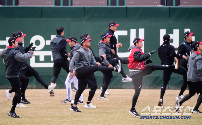 LG Twins' training before today (15th) 