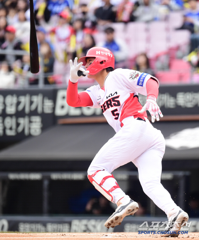 No. 2 constitution Kim Do-young, multi-hit for two consecutive days, 4.1 innings of perfect pitching with no earned run, Kim Do-hyun, 5th starter, Kim Do-hyun, is strong on the mound, and has an advantage in the power match against Samsung (Gwangju Review)